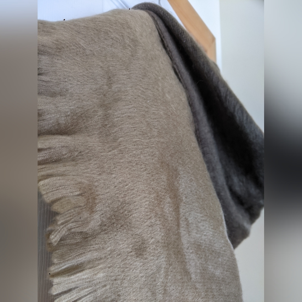 Alpaca Wrap Shawl throw - Picture 9 of 12